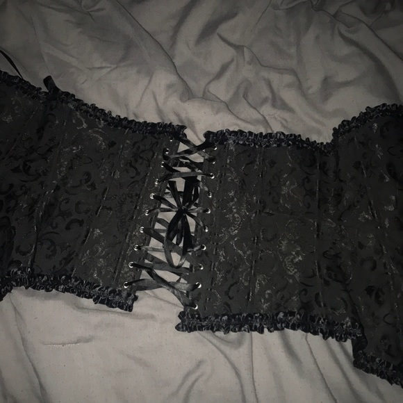 Corset - Picture 2 of 2